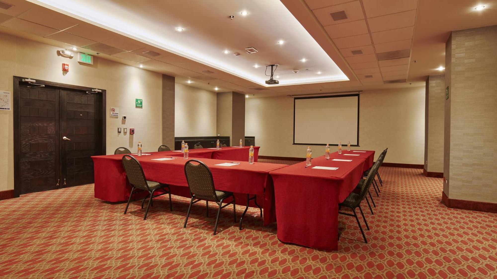 Holiday Inn Express & Suites Chihuahua Juventud By Ihg Exterior photo