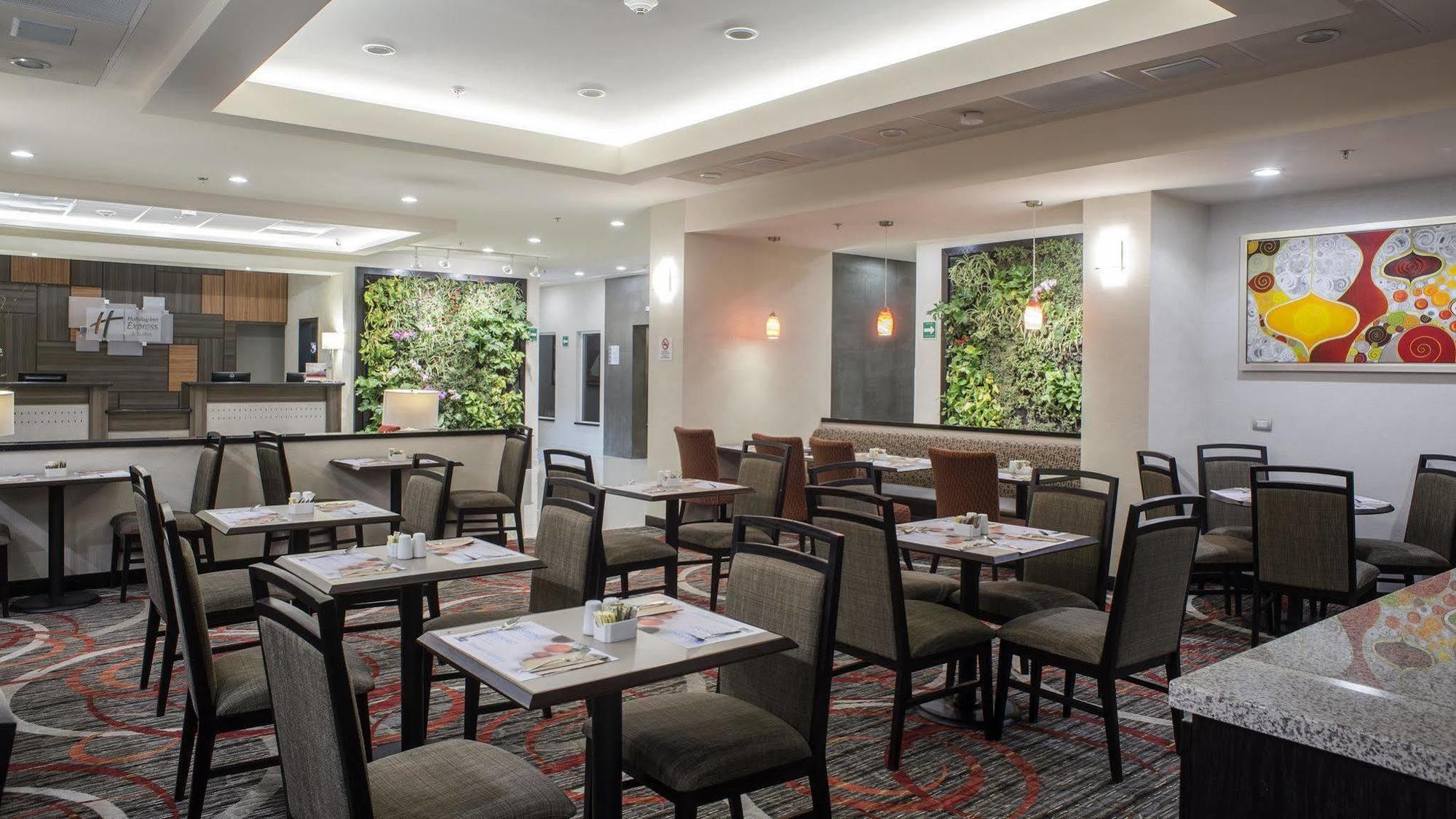 Holiday Inn Express & Suites Chihuahua Juventud By Ihg Exterior photo